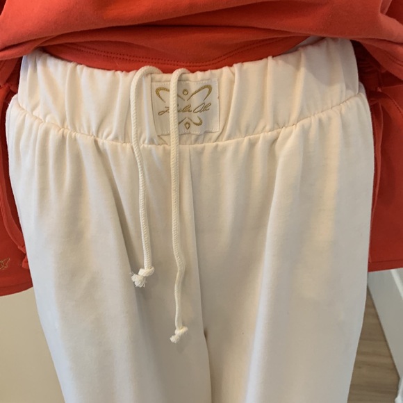 Laila Ali pull on high waisted sweatpants cream 30.5” long wide leg - Picture 2 of 11